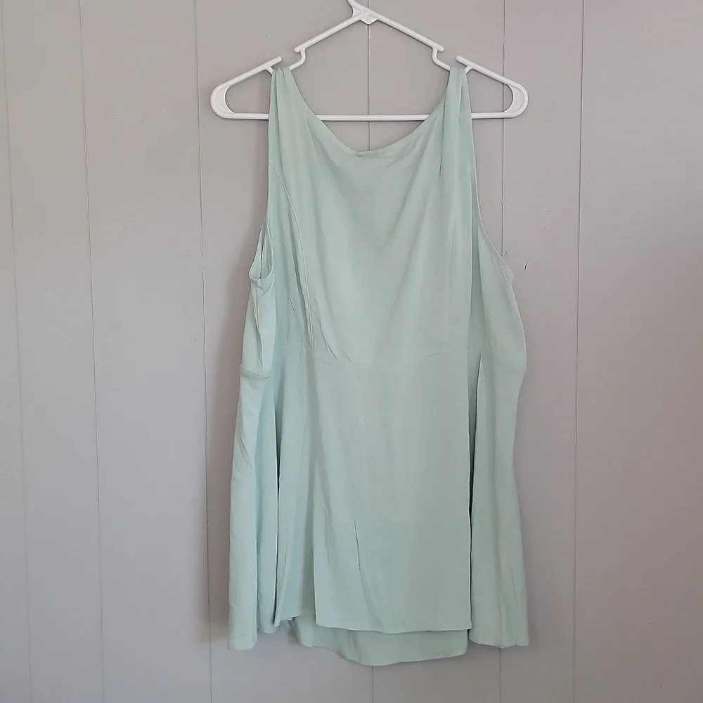 Torrid Women's Fit And Flare Sleeveless Blouse 1X Harbor Gray NWT - Picture 2 of 6